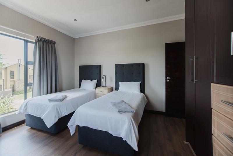 5 Bedroom Property for Sale in Copperleaf Estate Gauteng