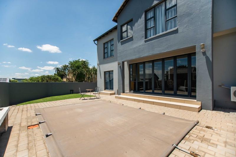 5 Bedroom Property for Sale in Copperleaf Estate Gauteng