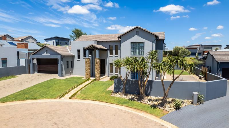 5 Bedroom Property for Sale in Copperleaf Estate Gauteng
