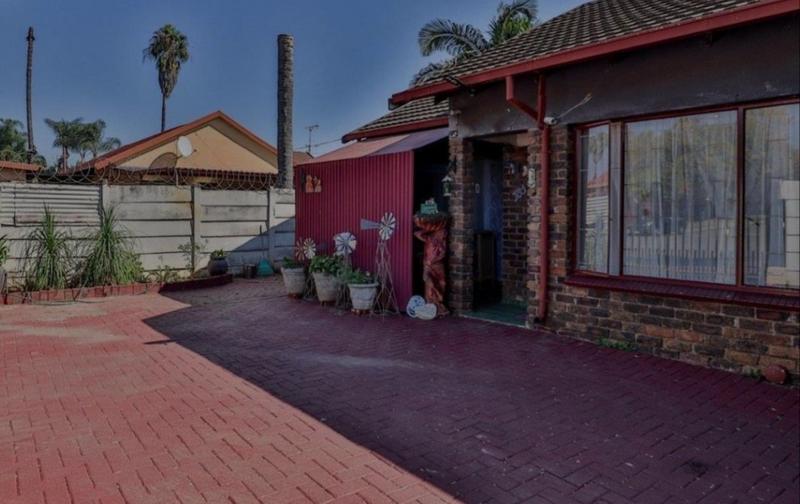 4 Bedroom Property for Sale in Booysens Gauteng