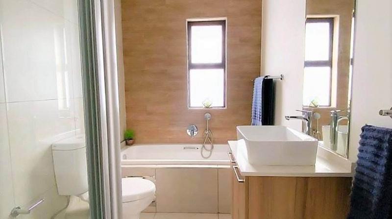 1 Bedroom Property for Sale in Modderfontein Gauteng