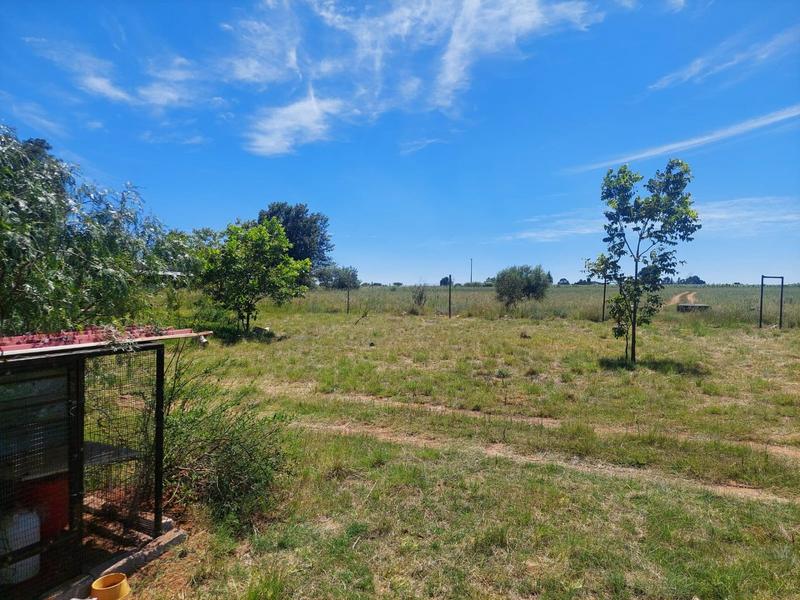 2 Bedroom Property for Sale in Rikasrus A H Gauteng