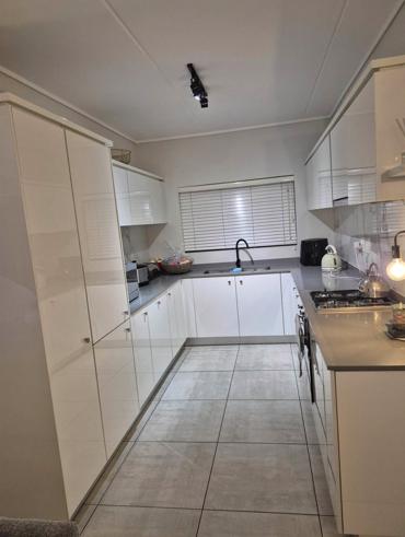 To Let 3 Bedroom Property for Rent in Waterfall Gauteng