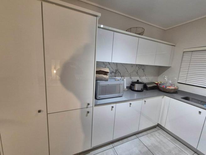 To Let 3 Bedroom Property for Rent in Waterfall Gauteng