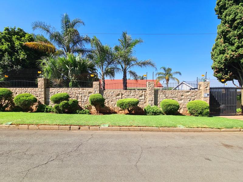 To Let 4 Bedroom Property for Rent in Dewetshof Gauteng