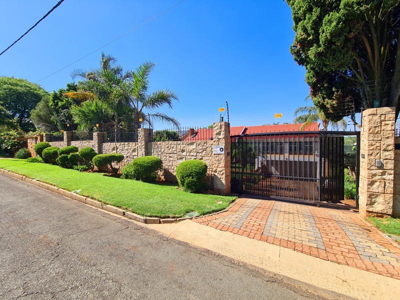 To Let 4 Bedroom Property for Rent in Dewetshof Gauteng