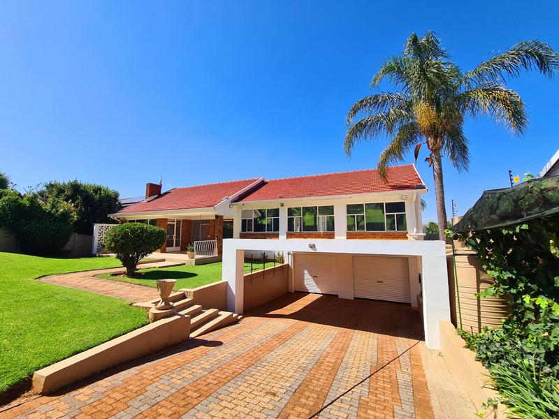 To Let 4 Bedroom Property for Rent in Dewetshof Gauteng