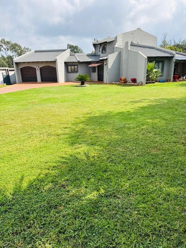 4 Bedroom Property for Sale in Robinpark Gauteng