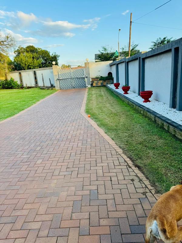 4 Bedroom Property for Sale in Robinpark Gauteng