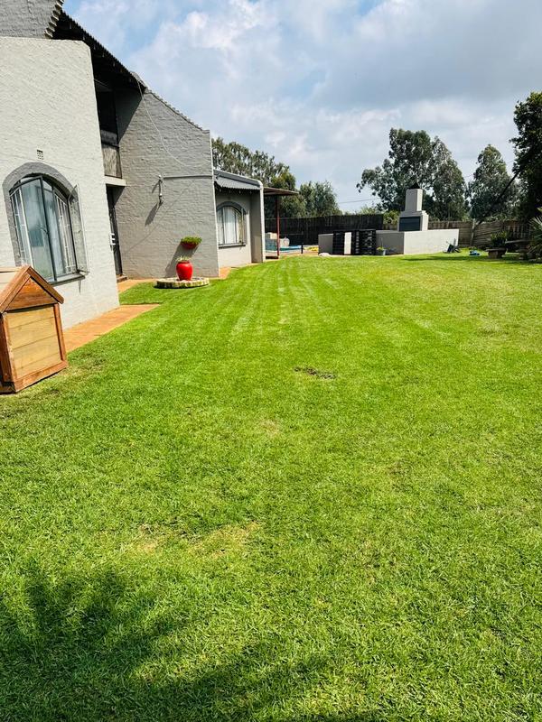 4 Bedroom Property for Sale in Robinpark Gauteng