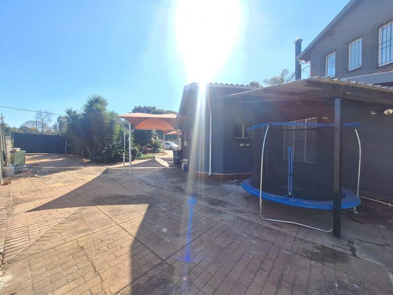 5 Bedroom Property for Sale in Doringkloof Gauteng