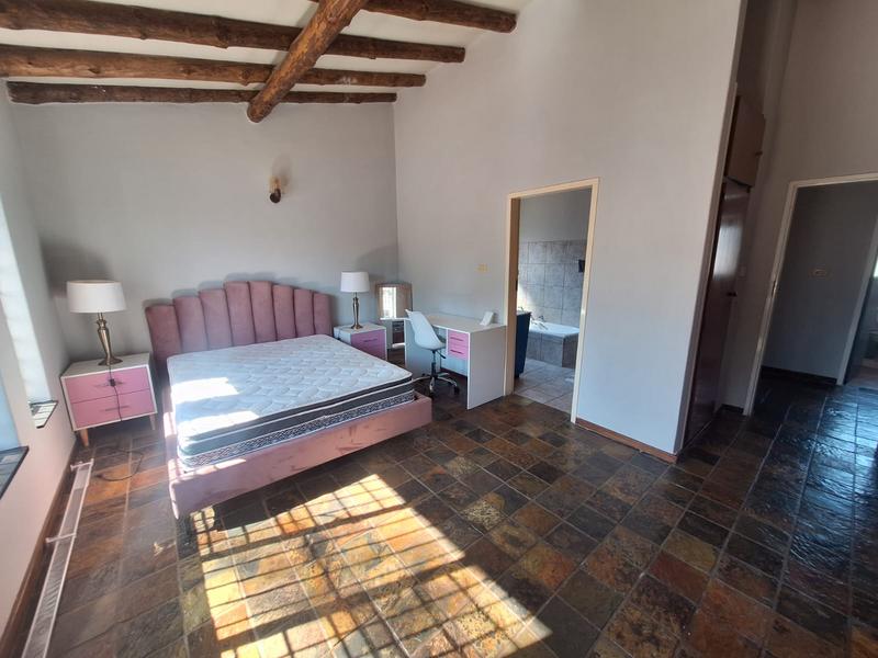 5 Bedroom Property for Sale in Doringkloof Gauteng