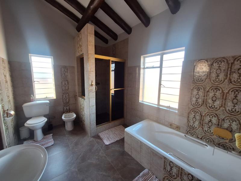 5 Bedroom Property for Sale in Doringkloof Gauteng