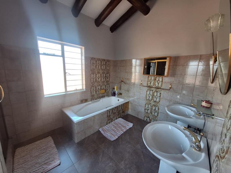 5 Bedroom Property for Sale in Doringkloof Gauteng