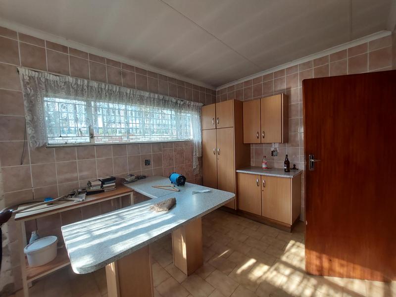 5 Bedroom Property for Sale in Laudium Gauteng