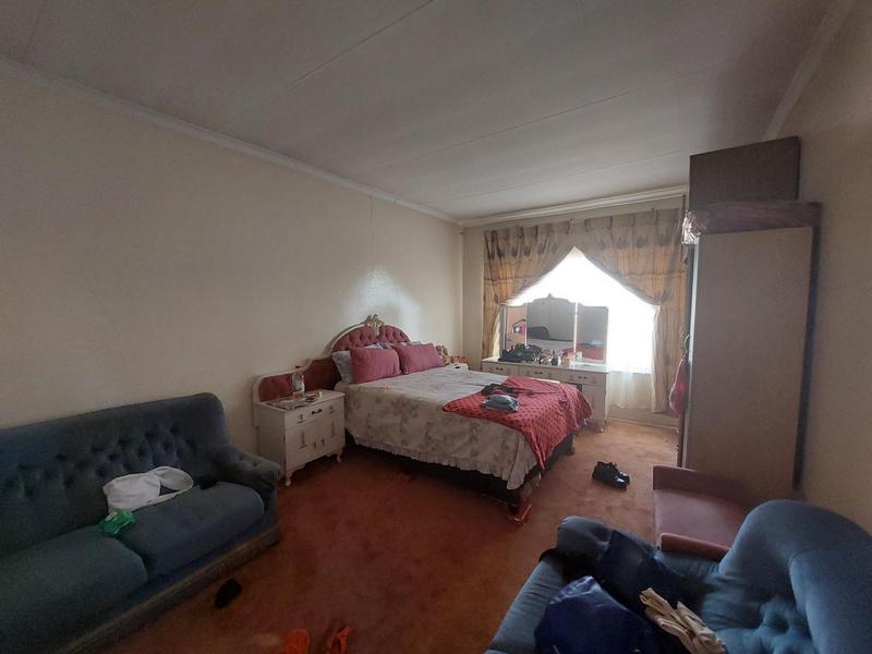 5 Bedroom Property for Sale in Laudium Gauteng