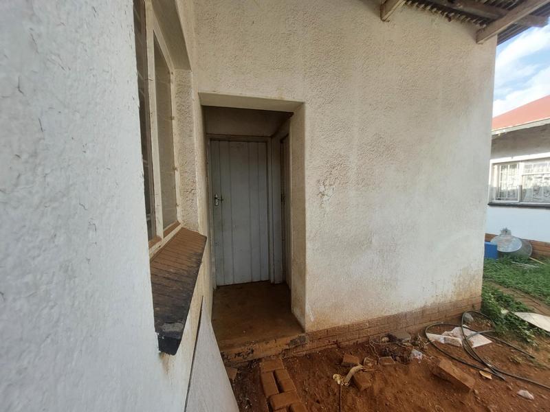 5 Bedroom Property for Sale in Laudium Gauteng