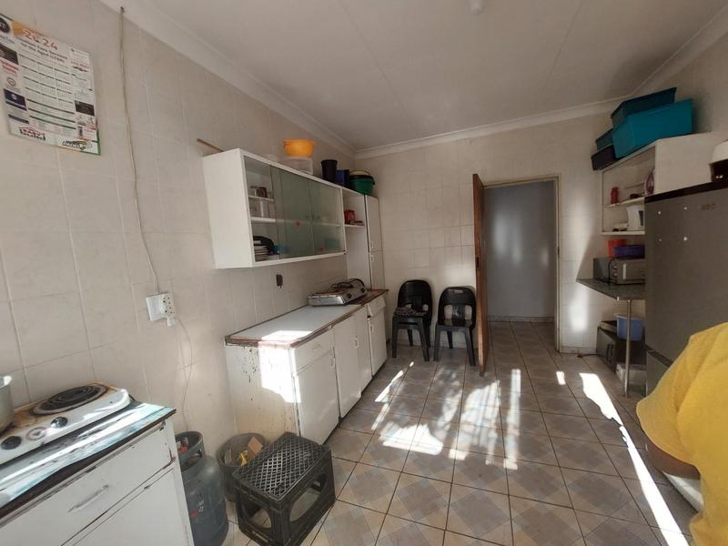 5 Bedroom Property for Sale in Laudium Gauteng