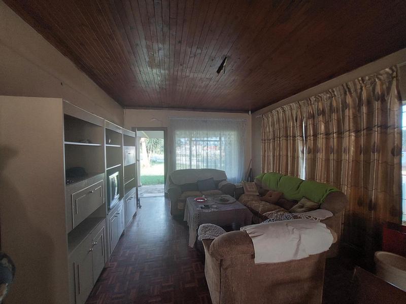 5 Bedroom Property for Sale in Laudium Gauteng