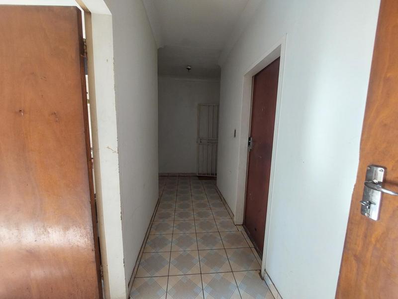 5 Bedroom Property for Sale in Laudium Gauteng