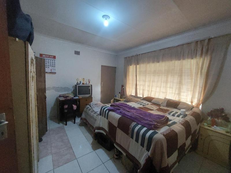 5 Bedroom Property for Sale in Laudium Gauteng