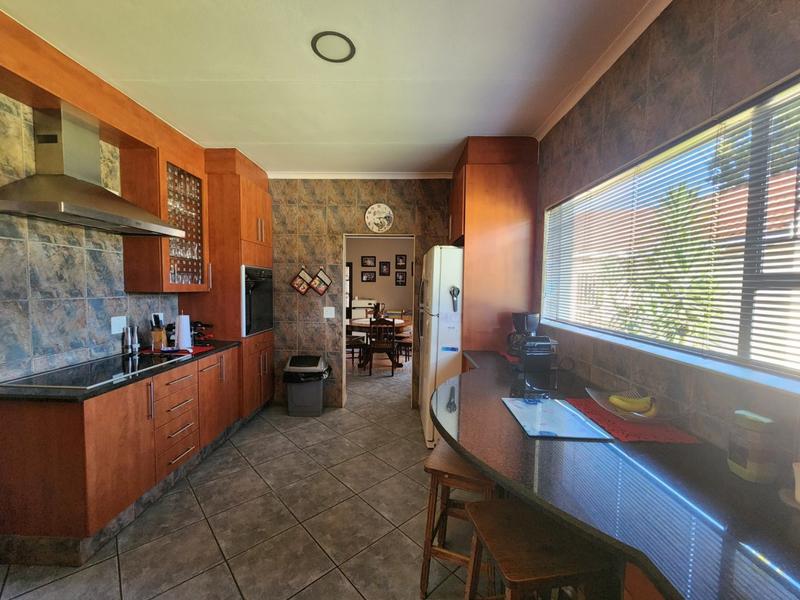 4 Bedroom Property for Sale in Robinpark Gauteng