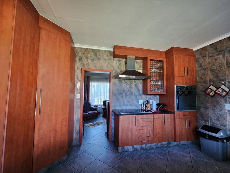 4 Bedroom Property for Sale in Robinpark Gauteng