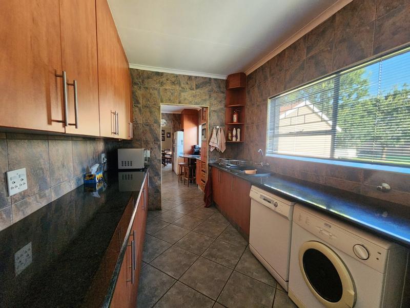 4 Bedroom Property for Sale in Robinpark Gauteng