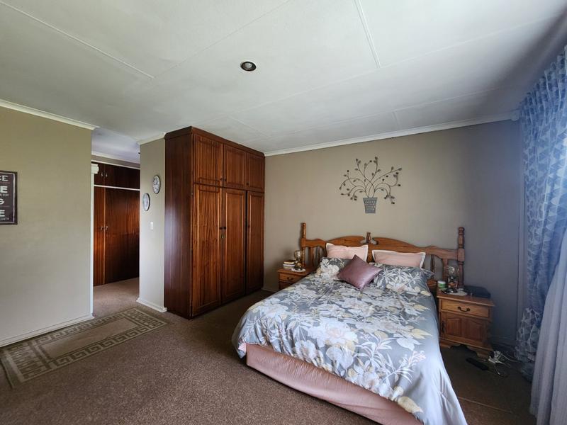 4 Bedroom Property for Sale in Robinpark Gauteng