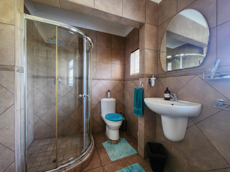 4 Bedroom Property for Sale in Robinpark Gauteng