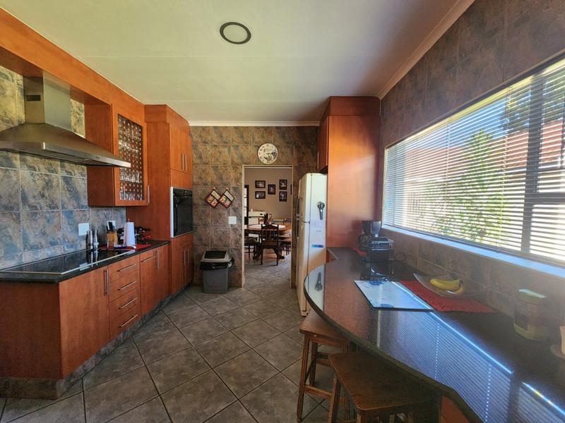 4 Bedroom Property for Sale in Robinpark Gauteng