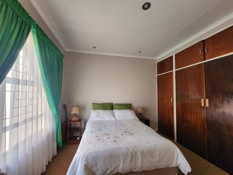 4 Bedroom Property for Sale in Robinpark Gauteng