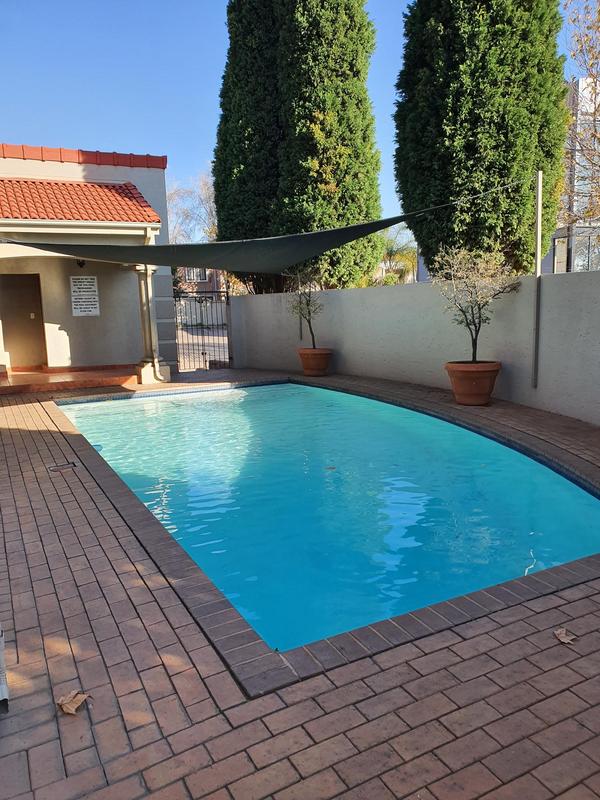 To Let 2 Bedroom Property for Rent in Lonehill Gauteng