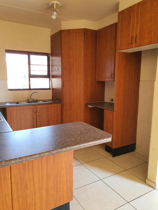 To Let 2 Bedroom Property for Rent in Lonehill Gauteng