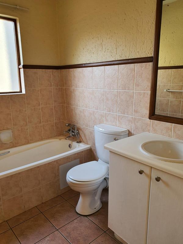 To Let 2 Bedroom Property for Rent in Lonehill Gauteng
