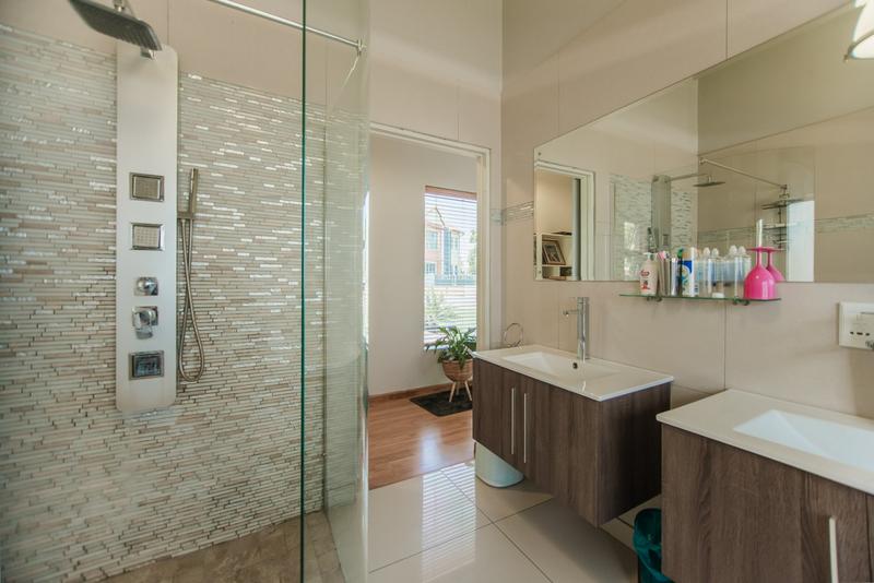 4 Bedroom Property for Sale in Copperleaf Estate Gauteng