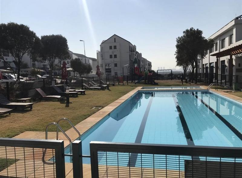 1 Bedroom Property for Sale in Greenstone Hill Gauteng