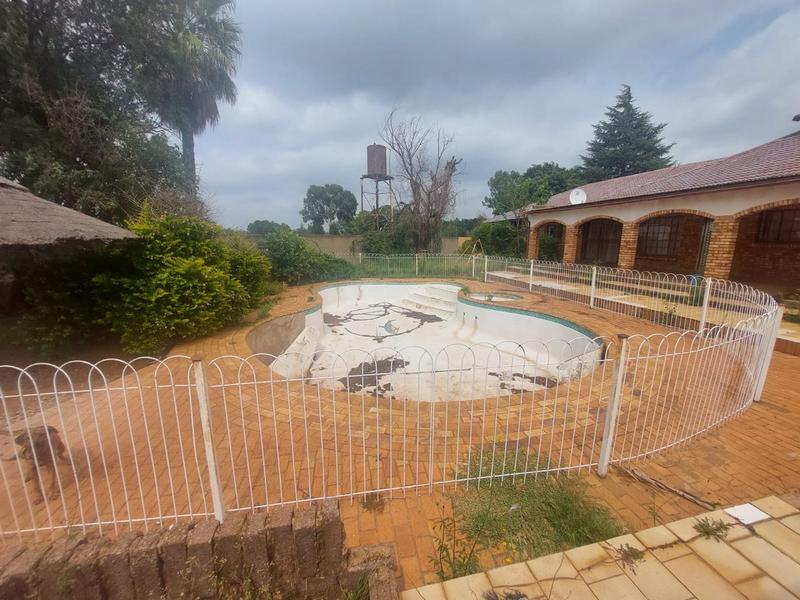 8 Bedroom Property for Sale in Randfontein South Gauteng
