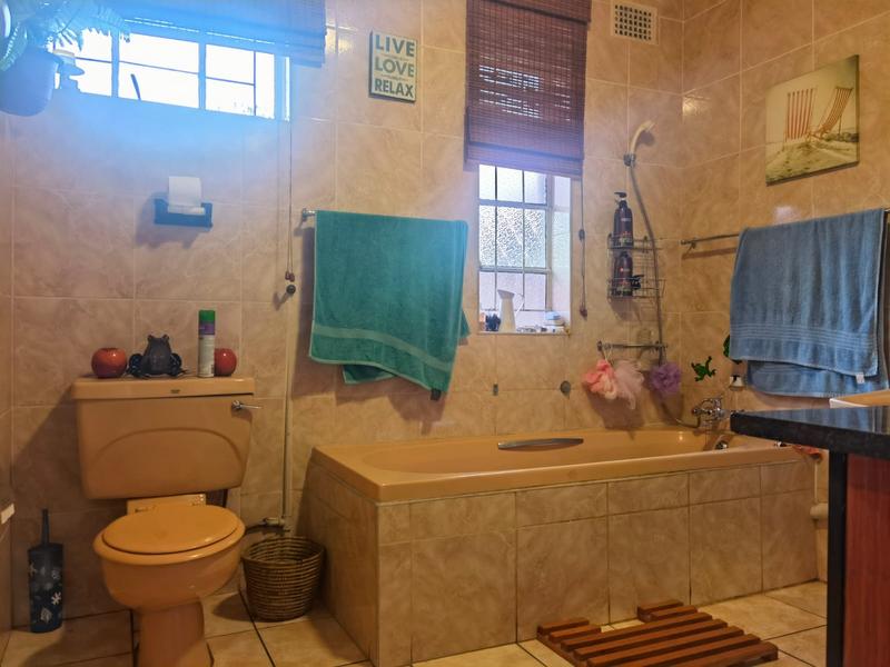 3 Bedroom Property for Sale in Casseldale Gauteng