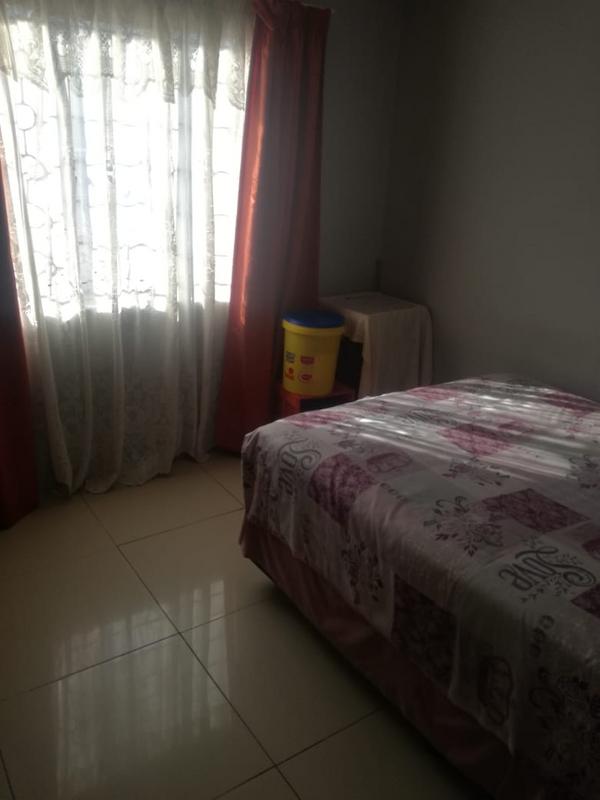 2 Bedroom Property for Sale in Protea Glen Gauteng