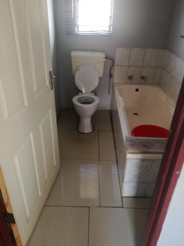 2 Bedroom Property for Sale in Protea Glen Gauteng