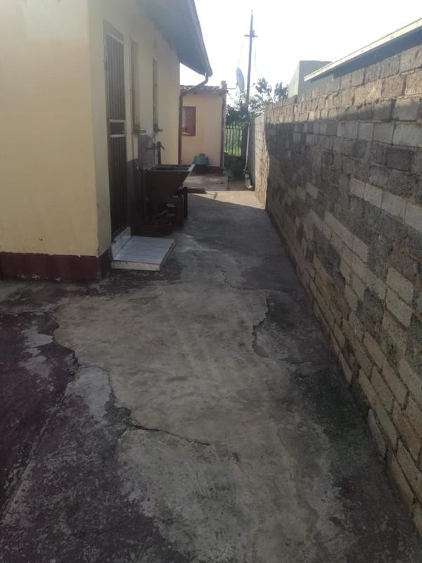 2 Bedroom Property for Sale in Protea Glen Gauteng