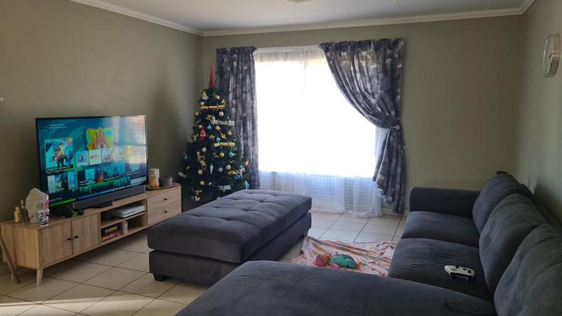 2 Bedroom Property for Sale in Geduld Gauteng