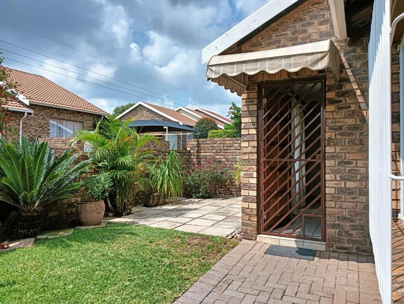2 Bedroom Property for Sale in Noordheuwel Gauteng