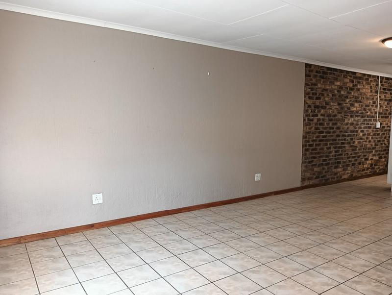2 Bedroom Property for Sale in Noordheuwel Gauteng
