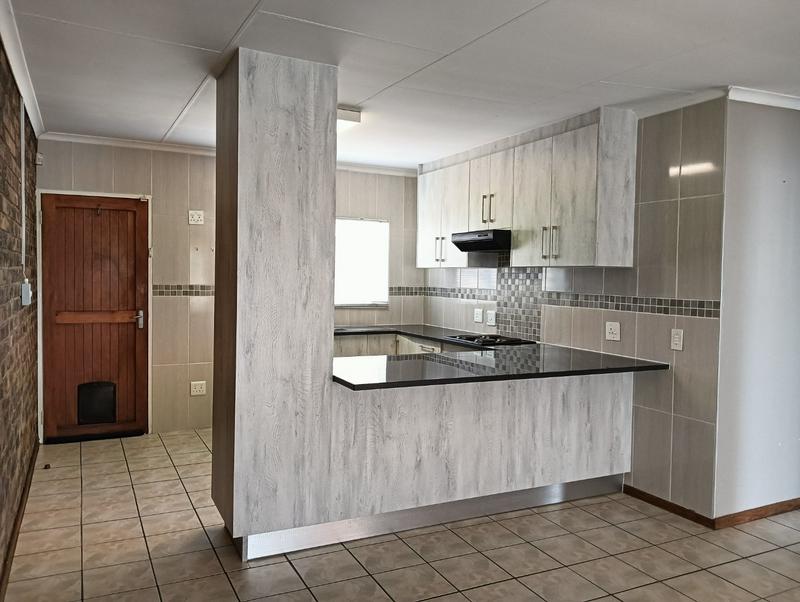 2 Bedroom Property for Sale in Noordheuwel Gauteng