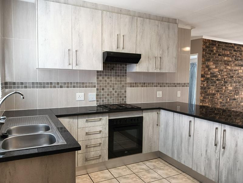 2 Bedroom Property for Sale in Noordheuwel Gauteng