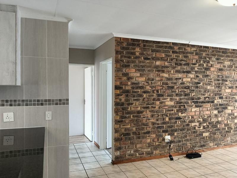 2 Bedroom Property for Sale in Noordheuwel Gauteng