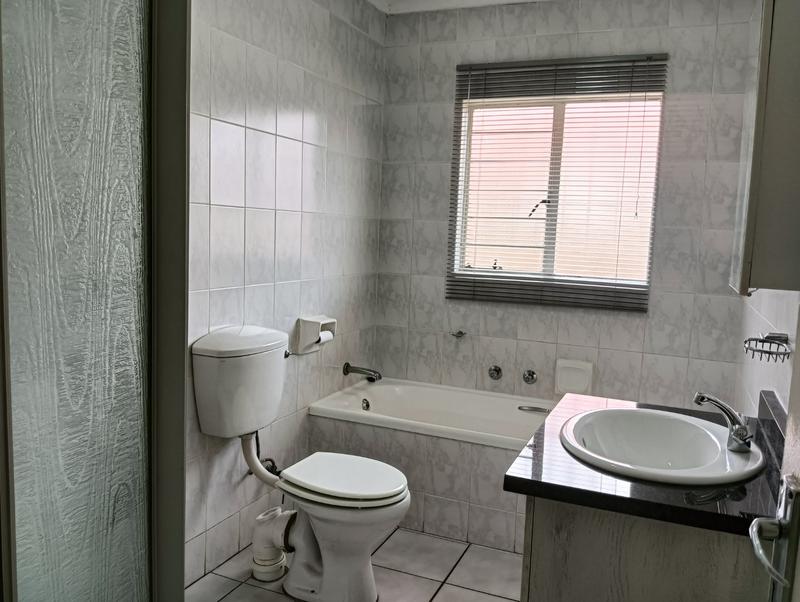 2 Bedroom Property for Sale in Noordheuwel Gauteng