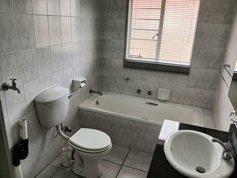 2 Bedroom Property for Sale in Noordheuwel Gauteng